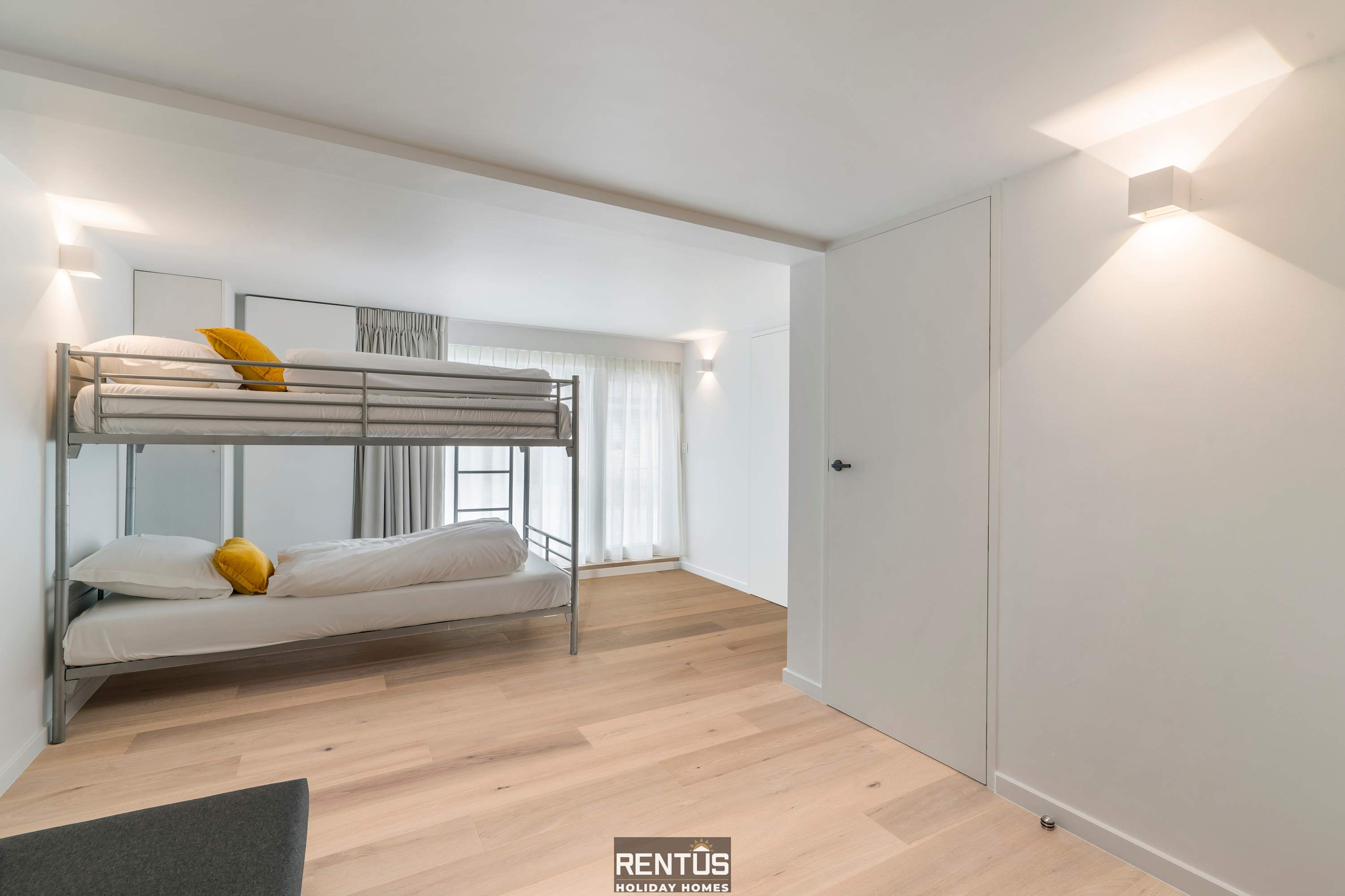 Anno 2021 - Anno 2021 - Gerenoveerde villa 150m van het strand