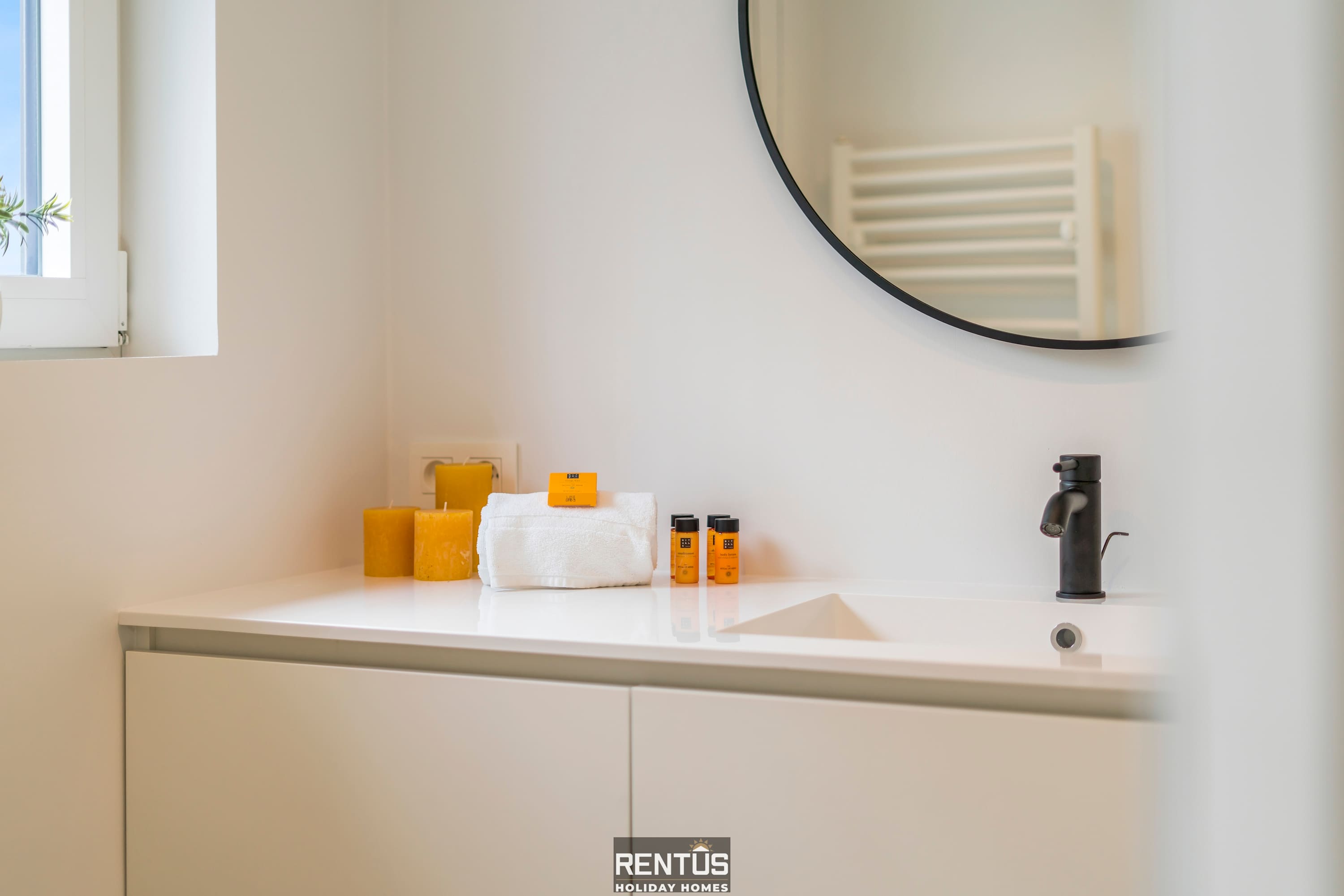 Anno 2021 - Anno 2021 - Gerenoveerde villa 150m van het strand